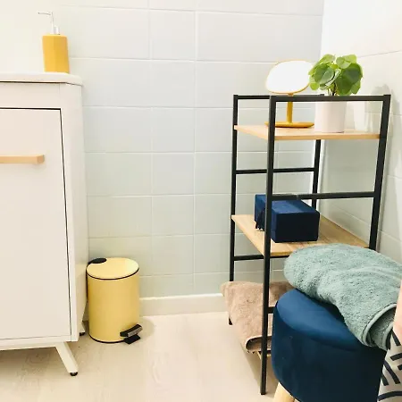 Apartment F2 Calme Refait A Neuf A 5mn De La Avec Parking