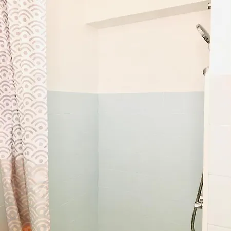 Apartment F2 Calme Refait A Neuf A 5mn De La Avec Parking *